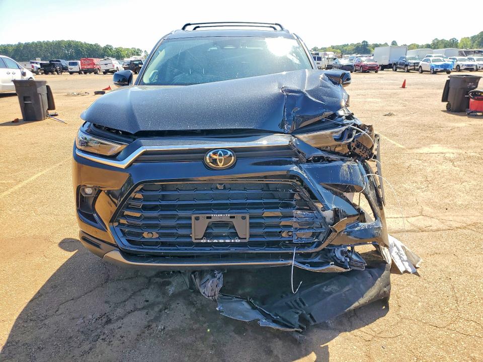 Photo 5 from auction – 2024 TOYOTA GRAND HIGHLANDER with VIN 5TDAAAB50RS043571