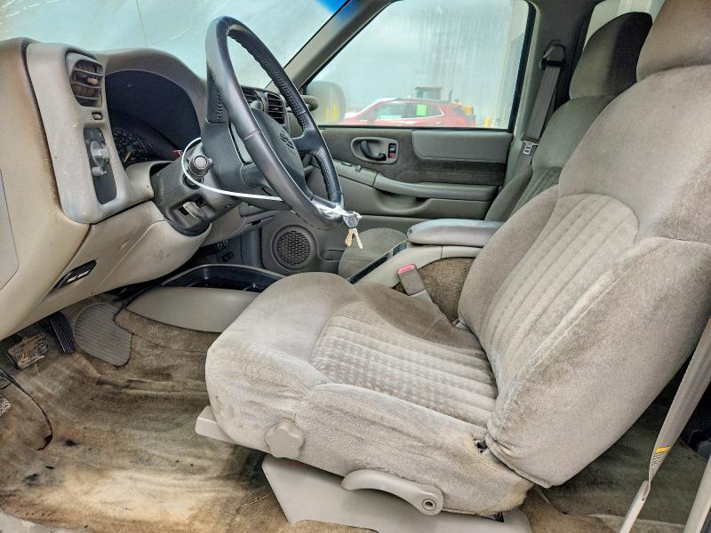 Photo 7 from auction – 2002 CHEVROLET BLAZER with VIN 1GNDT13W22K207759