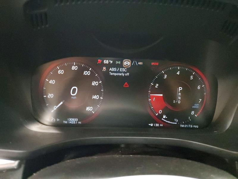 Photo 9 from auction – 2019 VOLVO XC60 with VIN LYV102RK2KB176865