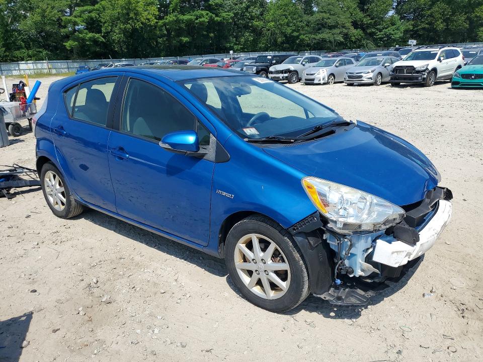 Photo 4 from auction – 2014 TOYOTA PRIUS C with VIN JTDKDTB31E1083879