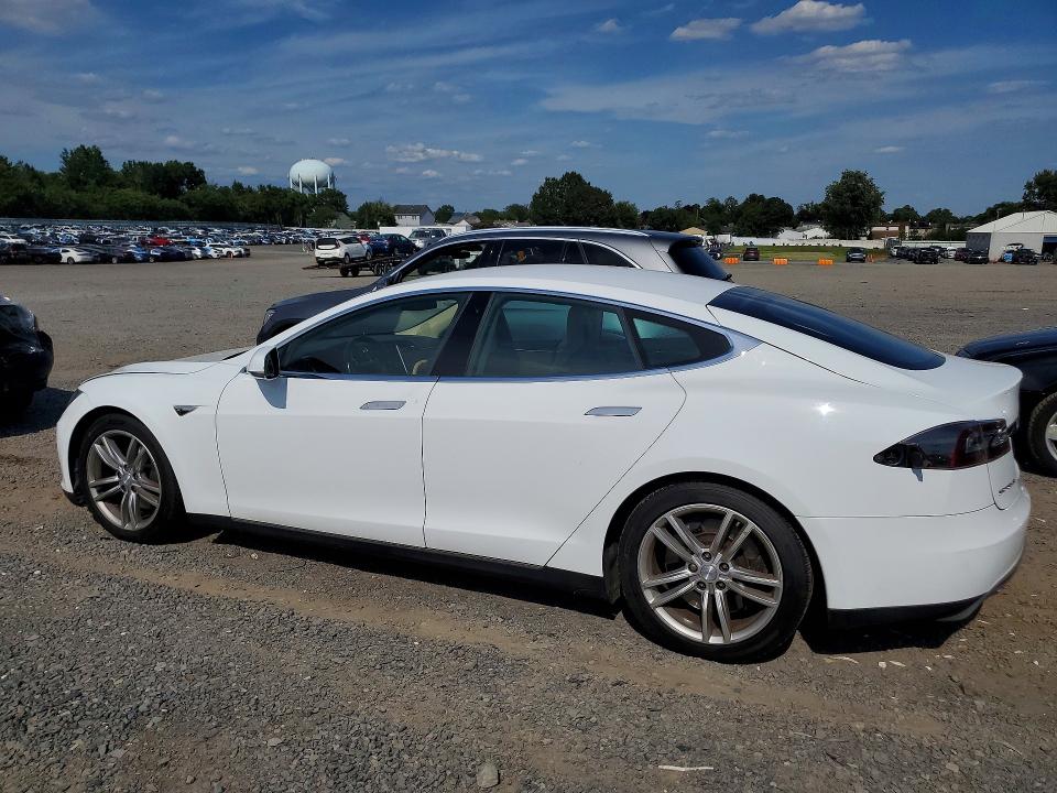Photo 2 from auction – 2013 TESLA MODEL S with VIN 5YJSA1CN8DFP03405
