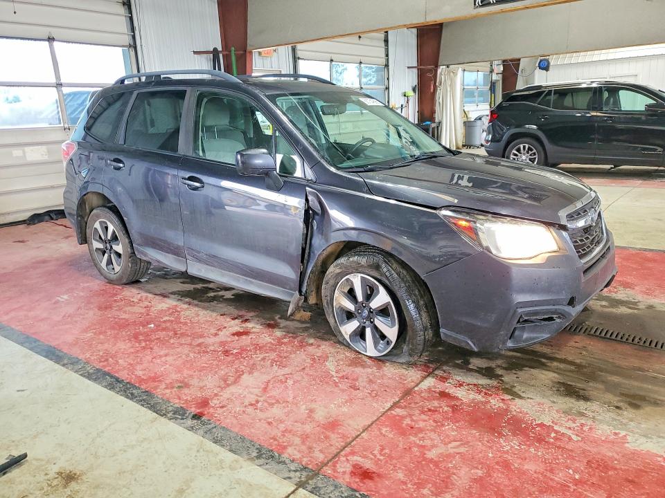 Photo 4 from auction – 2017 SUBARU FORESTER with VIN JF2SJAEC2HH453081