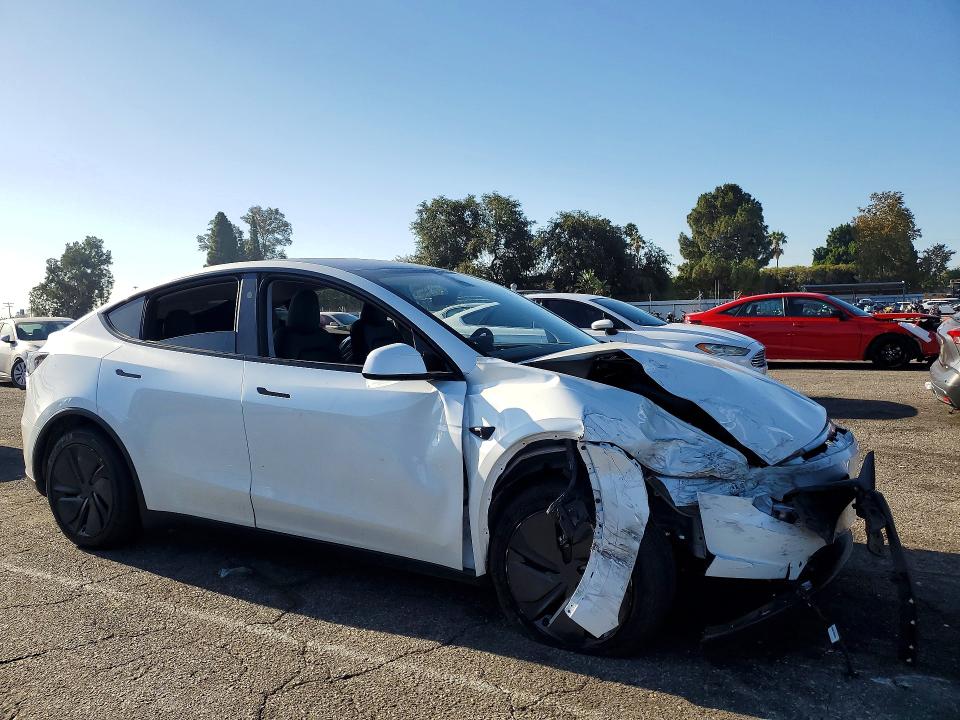 Photo 4 from auction – 2026 TESLA MODEL Y with VIN 7SAYGDED2TF444118