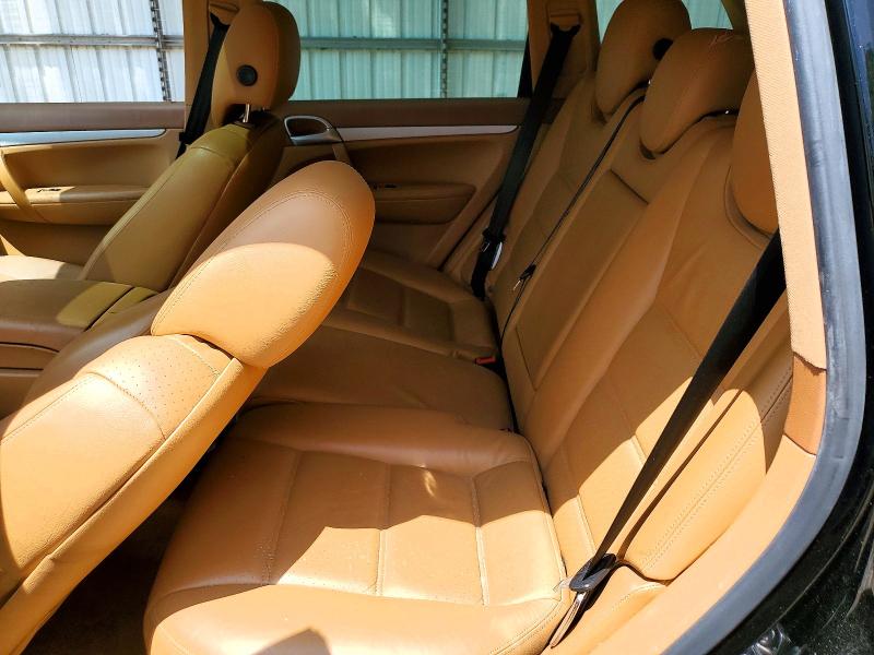 Photo 11 from auction – 2004 PORSCHE CAYENNE with VIN WP1AB29P84LA73646