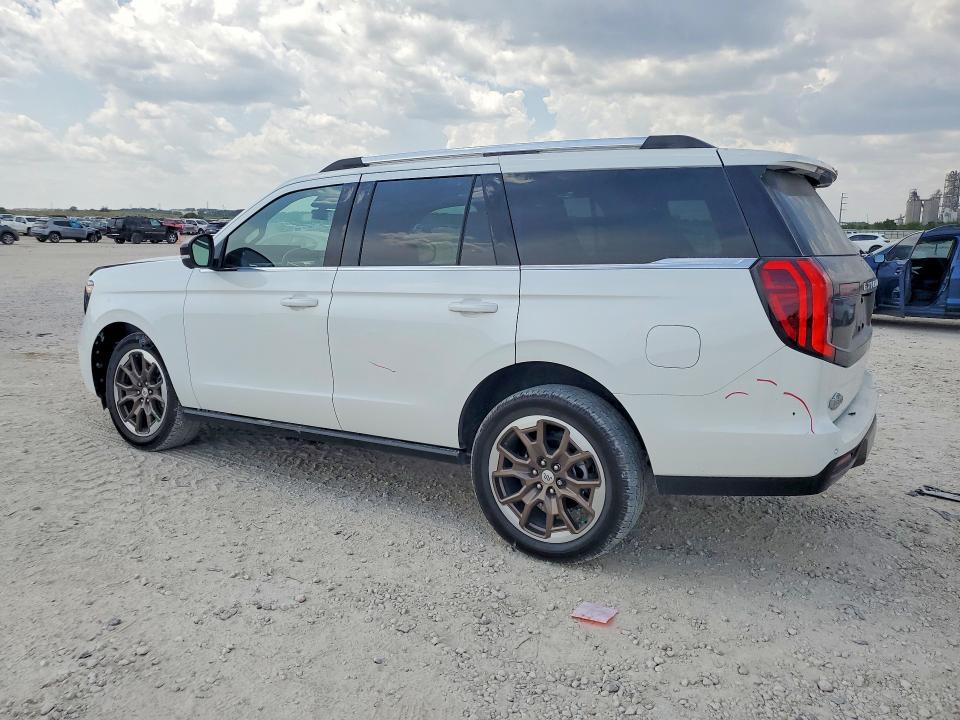 Photo 2 from auction – 2026 FORD EXPEDITION with VIN 1FMJU1P82TEA01924