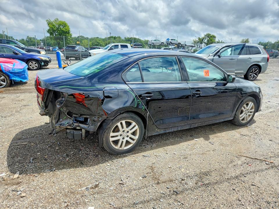 Снимка 3 от търг – 2018 VOLKSWAGEN JETTA с VIN 3VW2B7AJXJM240977