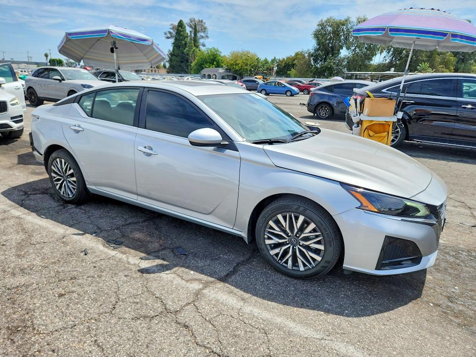 Photo 4 from auction – 2025 NISSAN ALTIMA with VIN 1N4BL4DV7SN417298