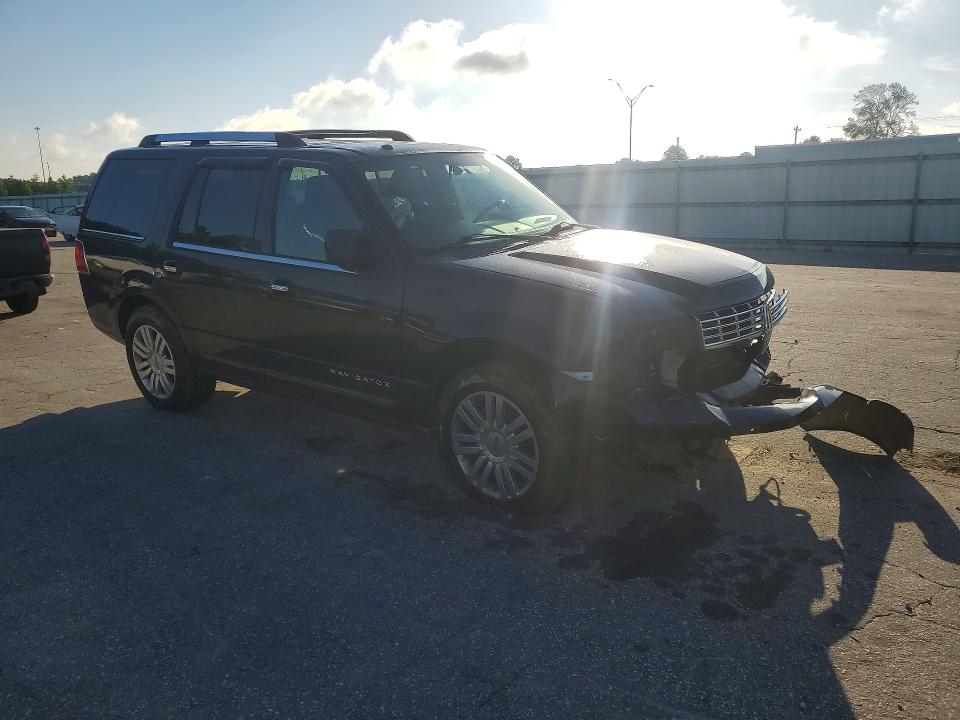 Photo 4 from auction – 2011 LINCOLN NAVIGATOR with VIN 5LMJJ2J50BEJ01965