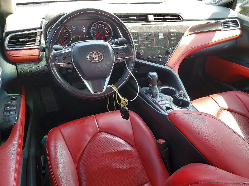 Снимка 8 от търг – 2018 TOYOTA CAMRY с VIN 4T1BZ1HK1JU015008
