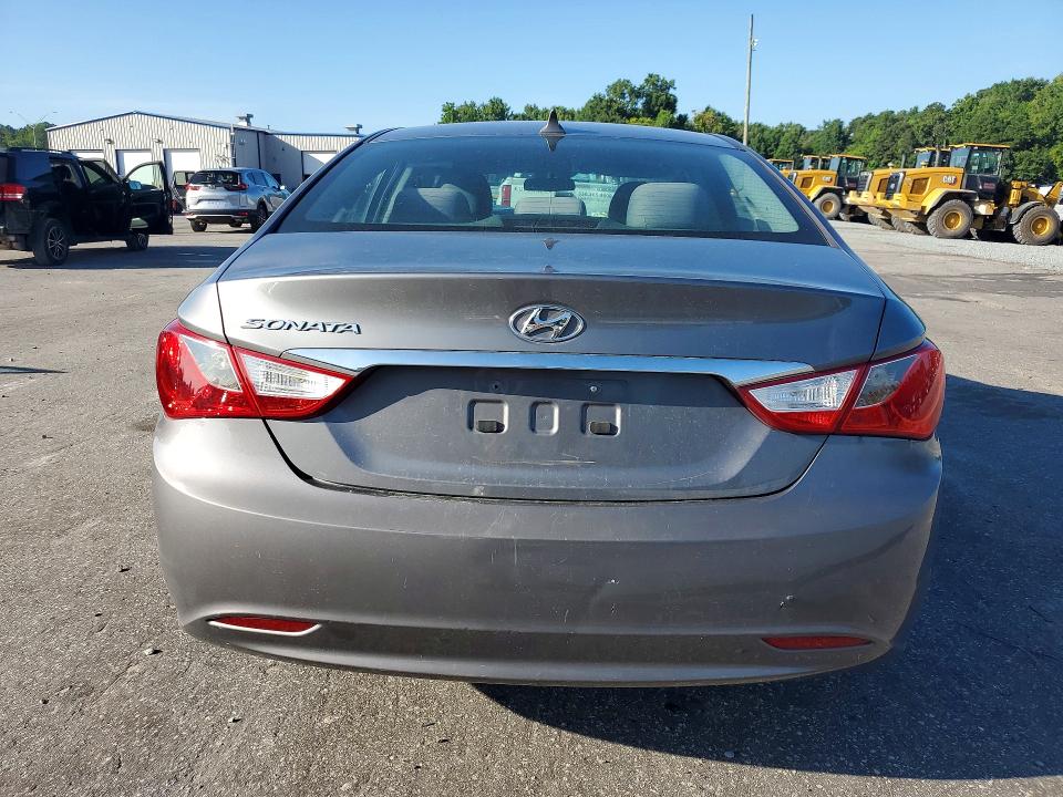 Photo 6 from auction – 2011 HYUNDAI SONATA with VIN 5NPEB4AC5BH149042