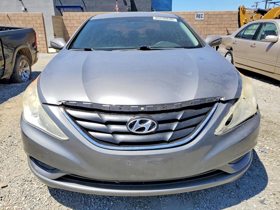 Photo 5 from auction – 2012 HYUNDAI SONATA with VIN 5NPEB4AC4CH414972