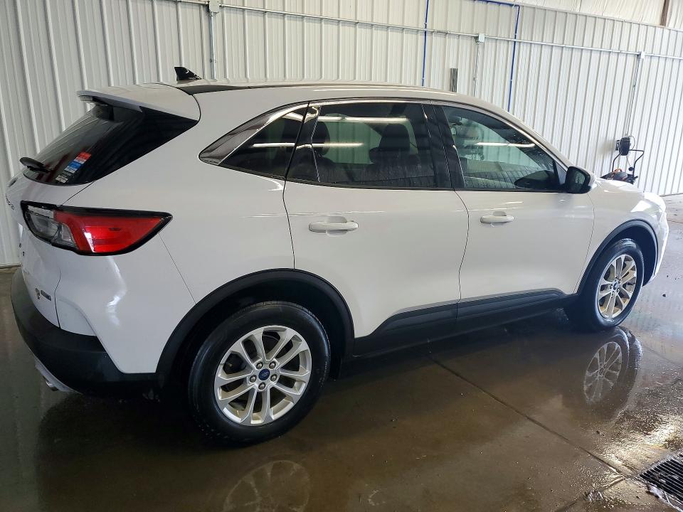 Photo 3 from auction – 2020 FORD ESCAPE with VIN 1FMCU9G63LUA72545