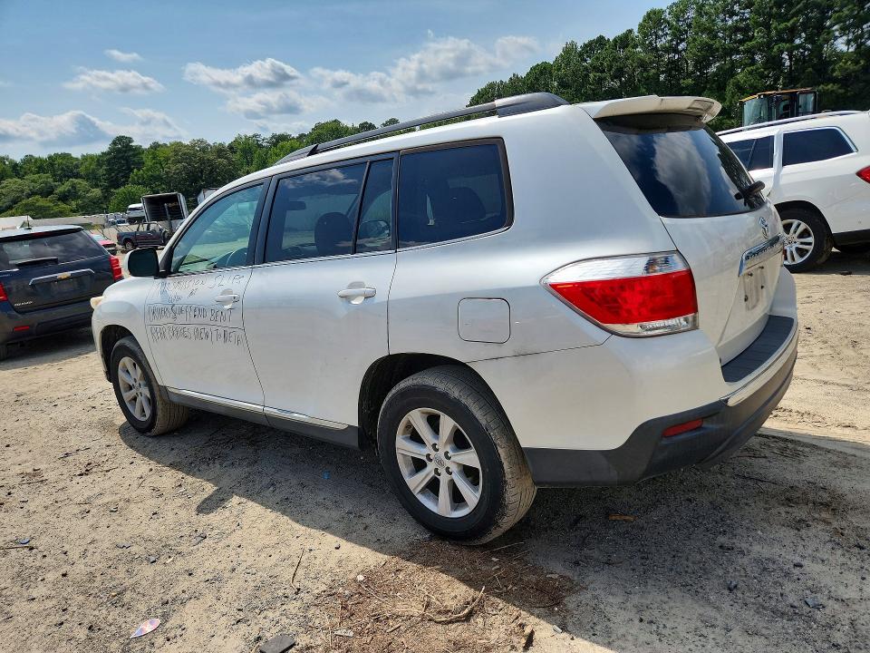 Photo 2 from auction – 2013 TOYOTA HIGHLANDER with VIN 5TDBK3EH4DS193677