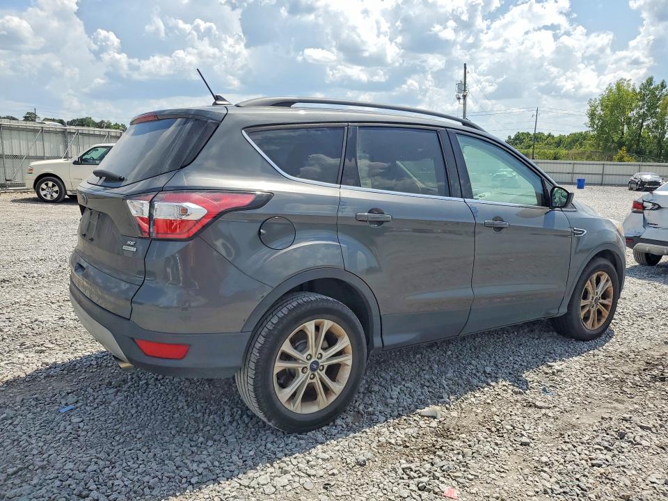 Photo 3 from auction – 2018 FORD ESCAPE with VIN 1FMCU0GD5JUB40321