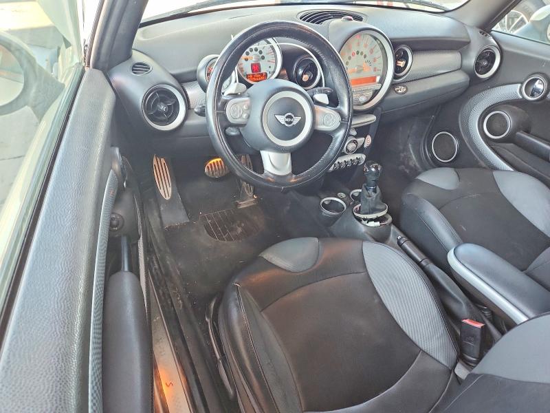 Photo 8 from auction – 2010 MINI COOPER with VIN WMWMS3C50ATZ84848