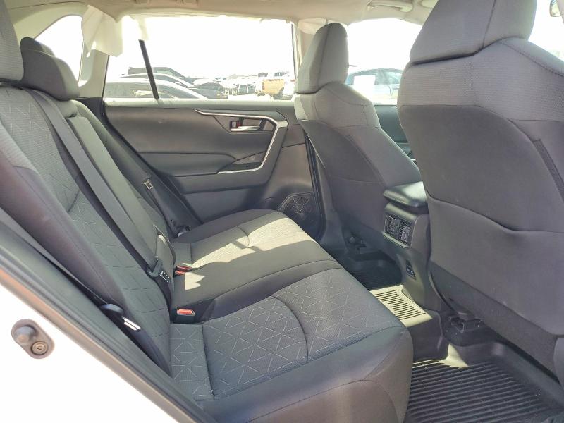 Photo 11 from auction – 2022 TOYOTA RAV4 with VIN 2T3W1RFV3NC206044