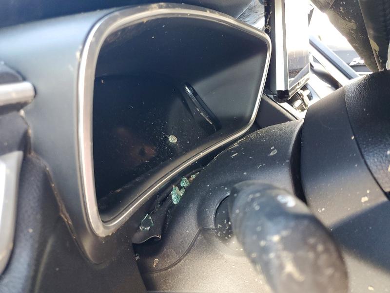 Photo 9 from auction – 2026 TOYOTA COROLLA CROSS with VIN 7MUDAABG4TV179357