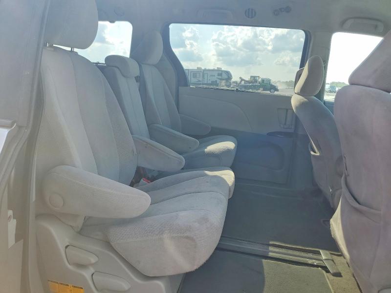 Фото 11 с аукциона – 2011 TOYOTA SIENNA с VIN 5TDKK3DC2BS001644