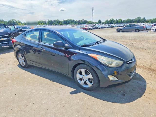 Photo 4 from auction – 2013 HYUNDAI ELANTRA with VIN 5NPDH4AE0DH321105