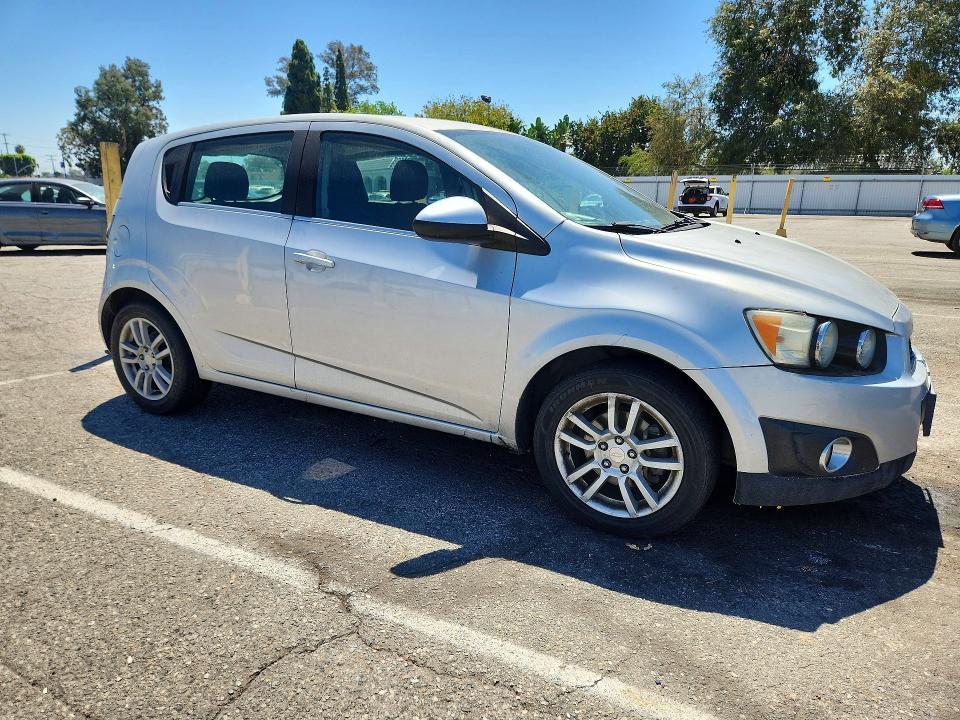 Zdjęcie 4 z aukcji – 2015 CHEVROLET SONIC z VIN 1G1JC6SH7F4151901