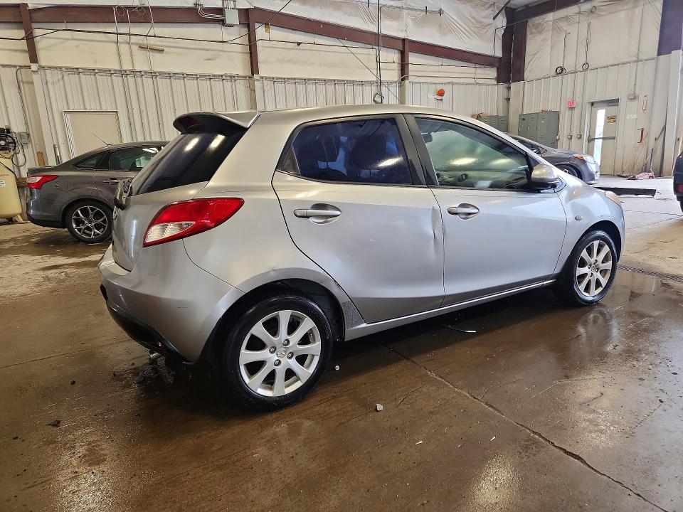 Photo 3 from auction – 2011 MAZDA MAZDA2 with VIN JM1DE1HYXB0113654