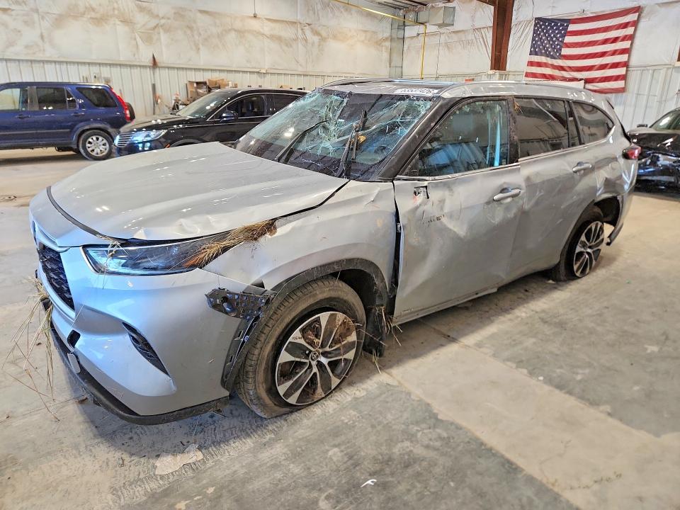 TOYOTA HIGHLANDER 2021 with VIN 5TDHBRCH7MS534750 - Photo from auction