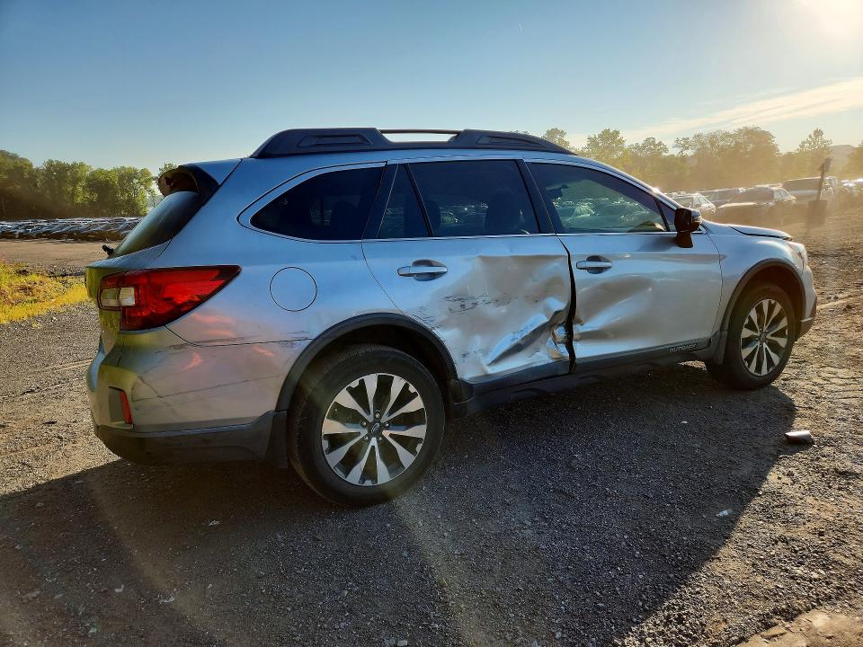 Photo 3 from auction – 2015 SUBARU OUTBACK with VIN 4S4BSAJC2F3236766