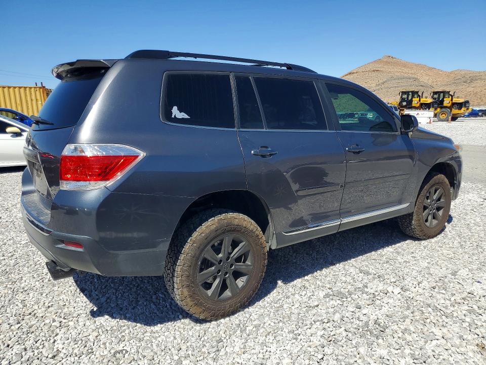 Photo 3 from auction – 2013 TOYOTA HIGHLANDER with VIN 5TDZK3EHXDS126029
