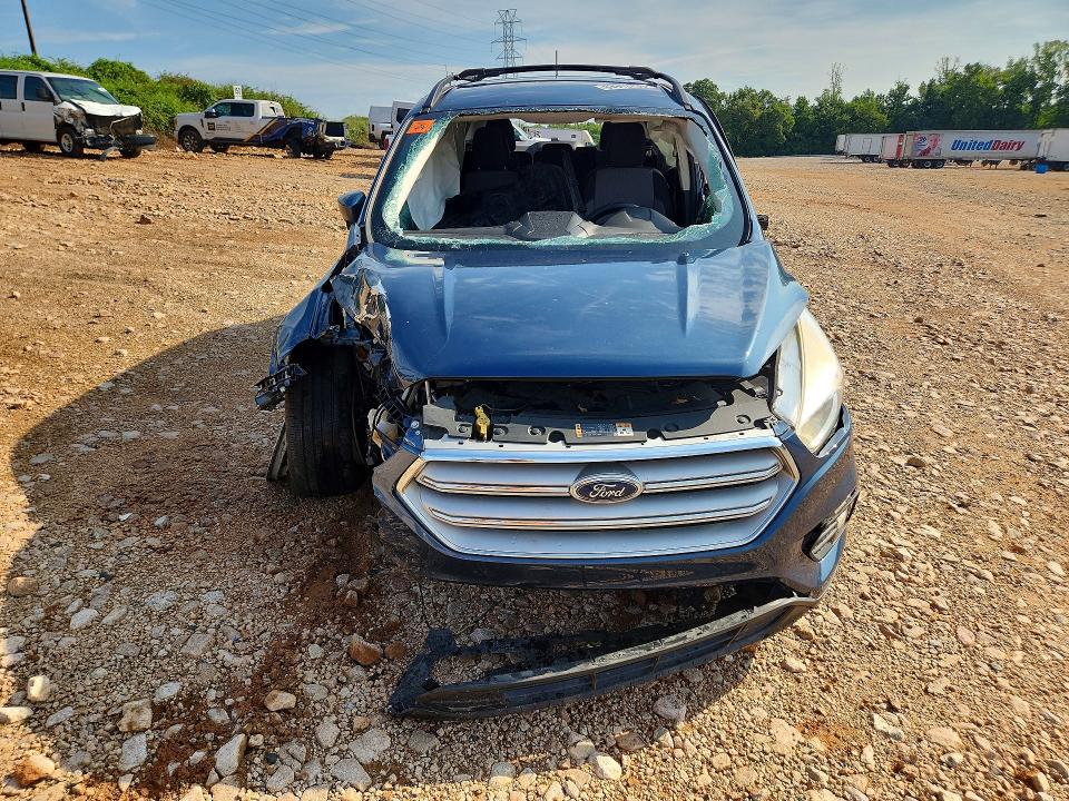 صورة رقم 5 من المزاد - 2018 FORD ESCAPE مع VIN 1FMCU0GD4JUB03454