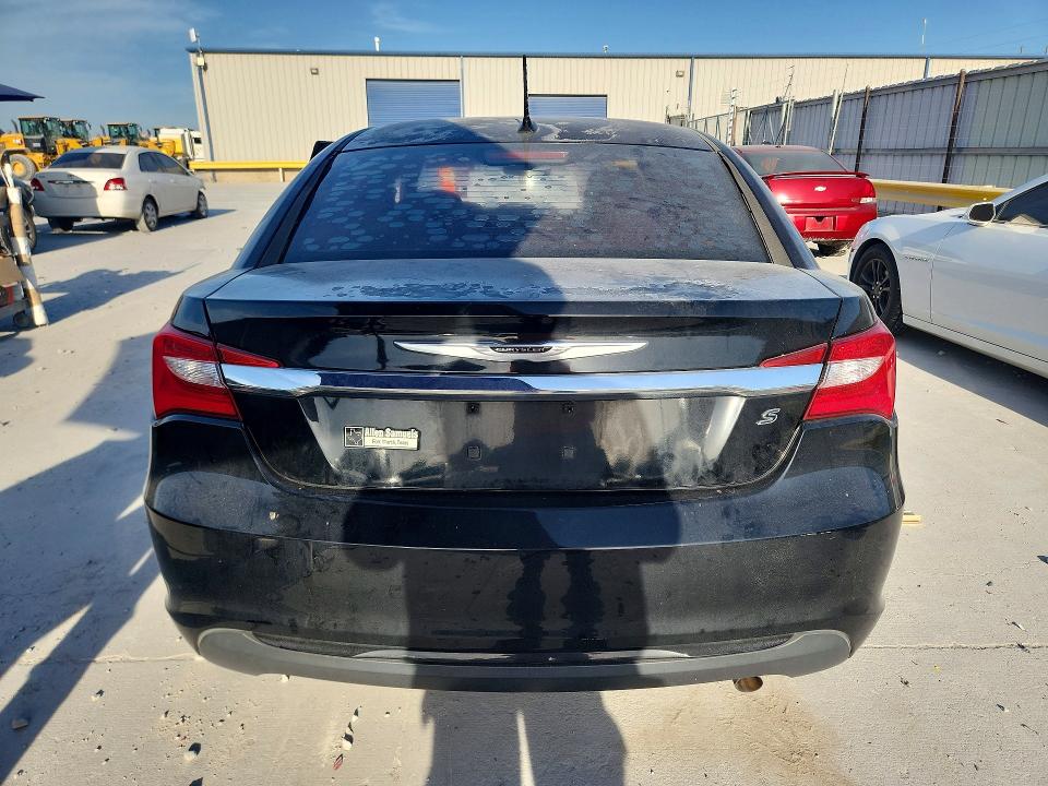 Photo 6 from auction – 2013 CHRYSLER 200 with VIN 1C3CCBBB8DN554317