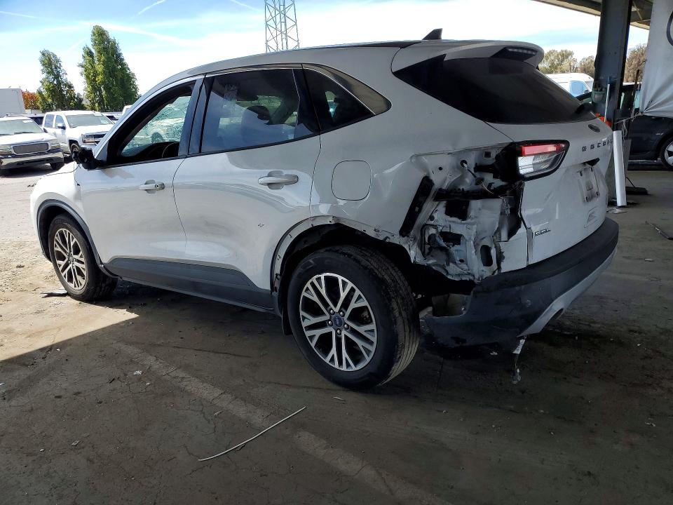 Photo 2 from auction – 2022 FORD ESCAPE with VIN 1FMCU9H92NUA44229