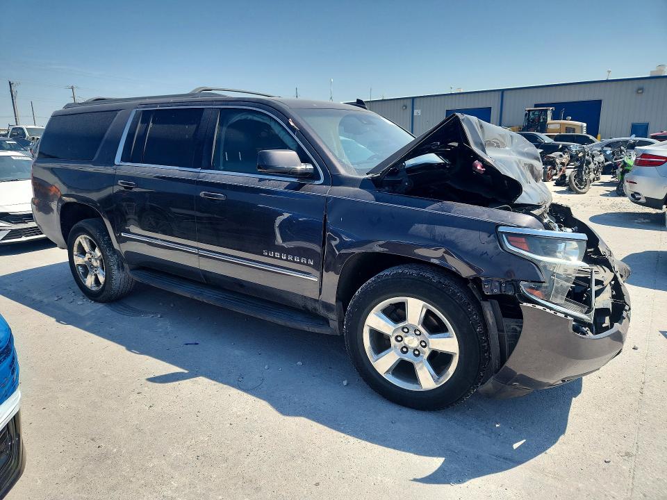 Photo 4 from auction – 2016 CHEVROLET SUBURBAN with VIN 1GNSCHKC1GR276593