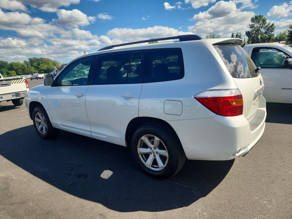 Photo 2 from auction – 2010 TOYOTA HIGHLANDER with VIN 5TDKK3EH6AS022182