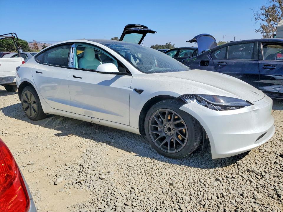 Снимка 4 от търг – 2024 TESLA MODEL 3 с VIN 5YJ3E1EA8RF866632