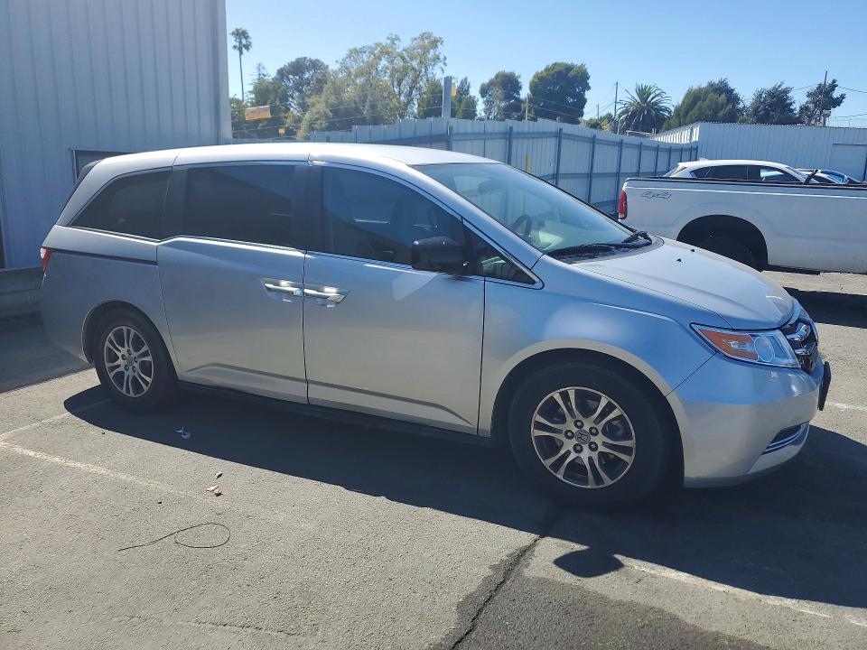 Photo 4 from auction – 2013 HONDA ODYSSEY with VIN 5FNRL5H44DB044609