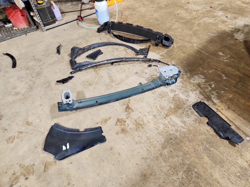 Photo 13 from auction – 2018 TOYOTA RAV4 with VIN JTMBFREV8JJ219235
