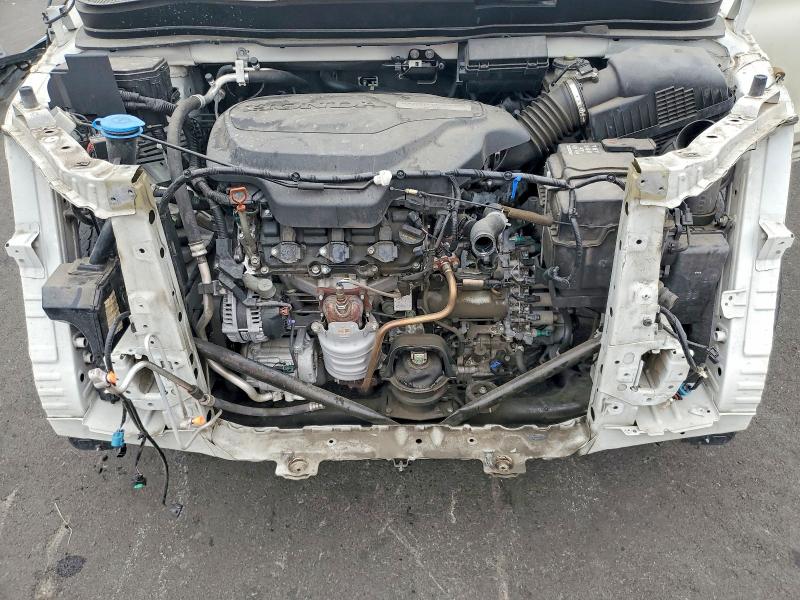 Photo 11 from auction – 2017 HONDA RIDGELINE with VIN 5FPYK2F55HB007235