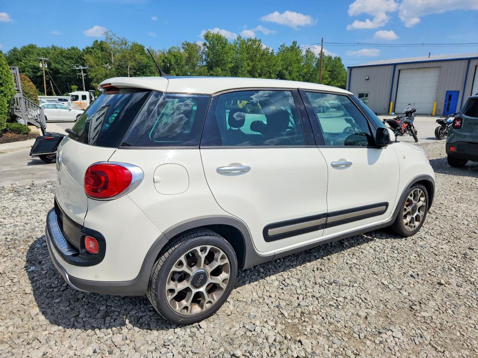 Photo 3 from auction – 2014 FIAT 500L with VIN ZFBCFADH1EZ009734