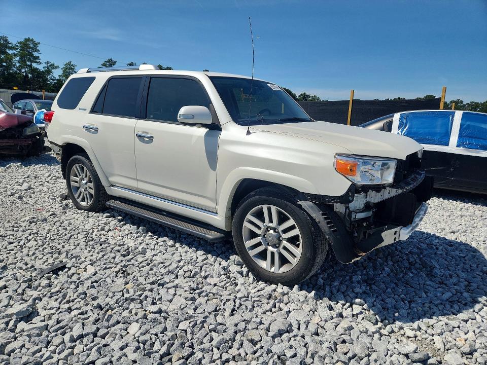 Photo 4 from auction – 2013 TOYOTA 4RUNNER with VIN JTEZU5JR7D5048394