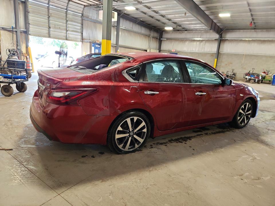 Photo 3 from auction – 2017 NISSAN ALTIMA with VIN 1N4AL3AP1HN330422