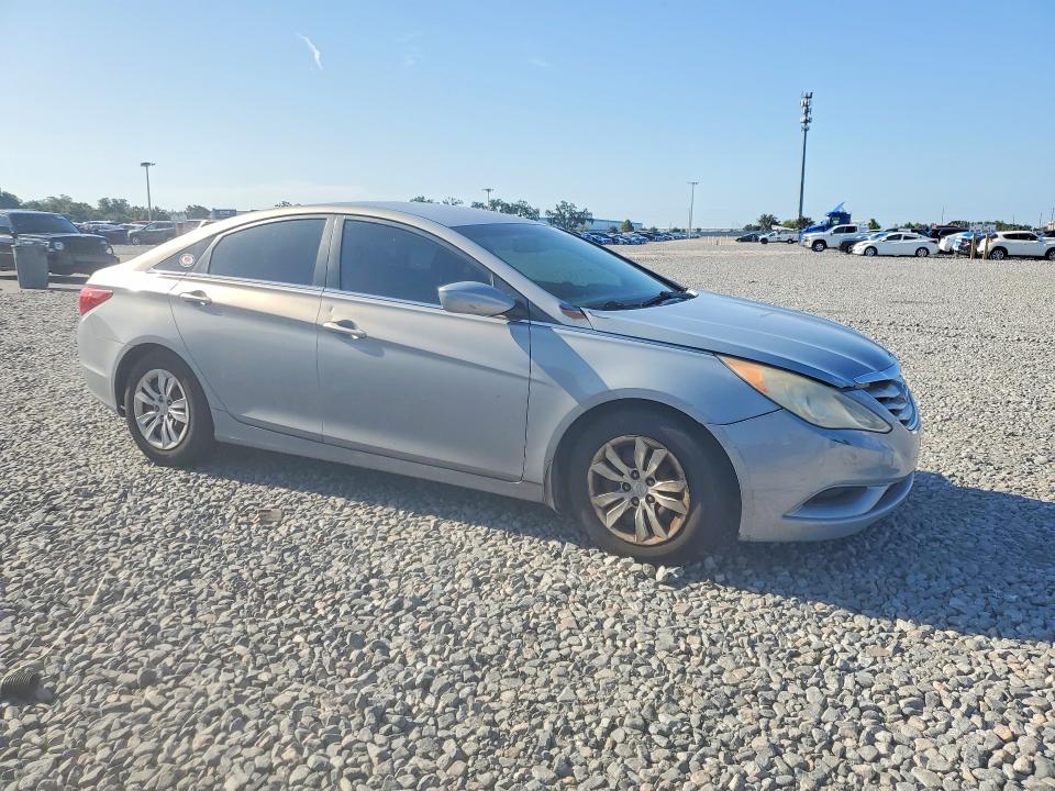 Photo 4 from auction – 2011 HYUNDAI SONATA with VIN 5NPEB4AC6BH299886