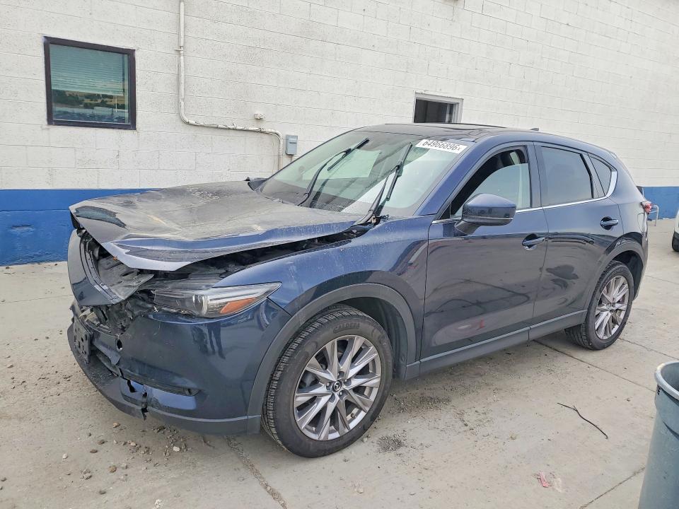 MAZDA CX-5 2019 with VIN JM3KFBDM1K0647758 - Photo from auction