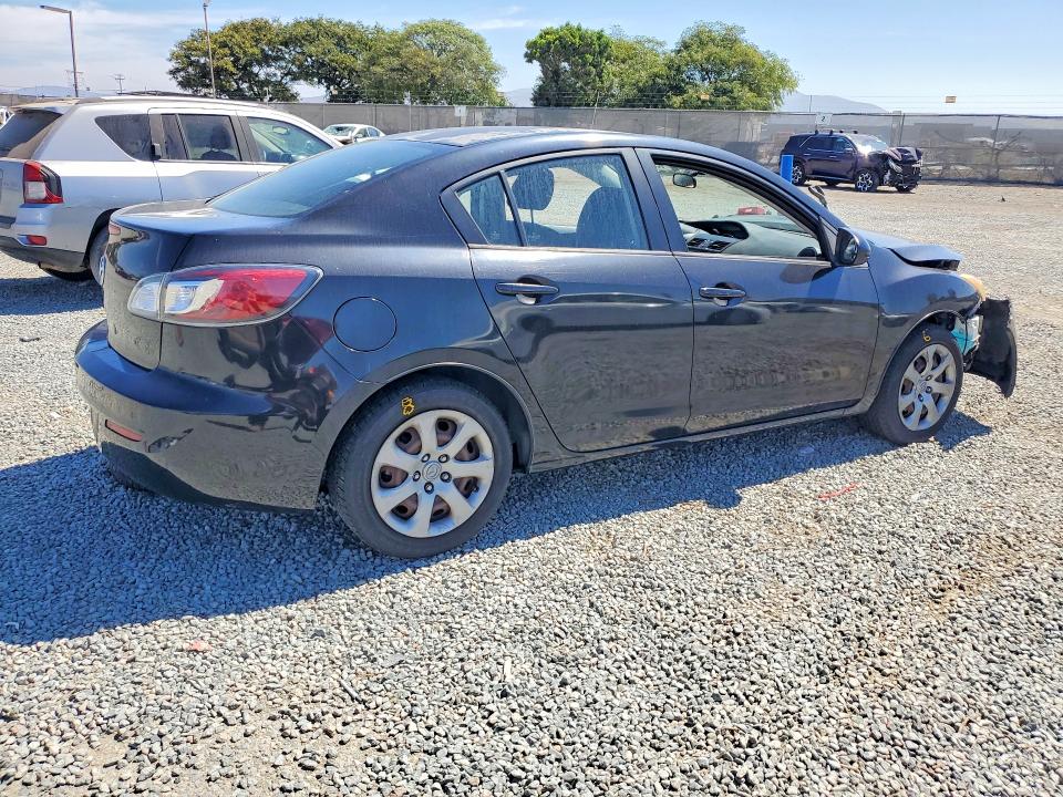 Photo 3 from auction – 2013 MAZDA 3 with VIN JM1BL1TF5D1817700