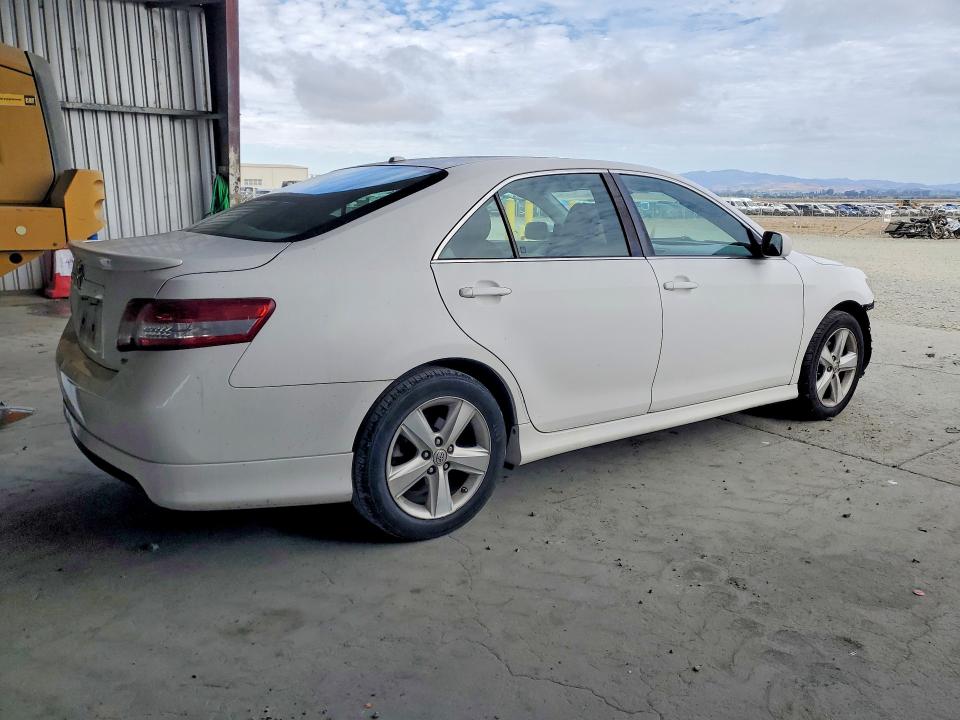 Photo 3 from auction – 2010 TOYOTA CAMRY with VIN 4T1BF3EK8AU518835