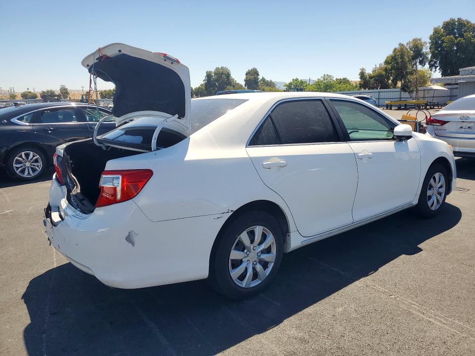 Photo 3 from auction – 2014 TOYOTA CAMRY with VIN 4T4BF1FK0ER409378