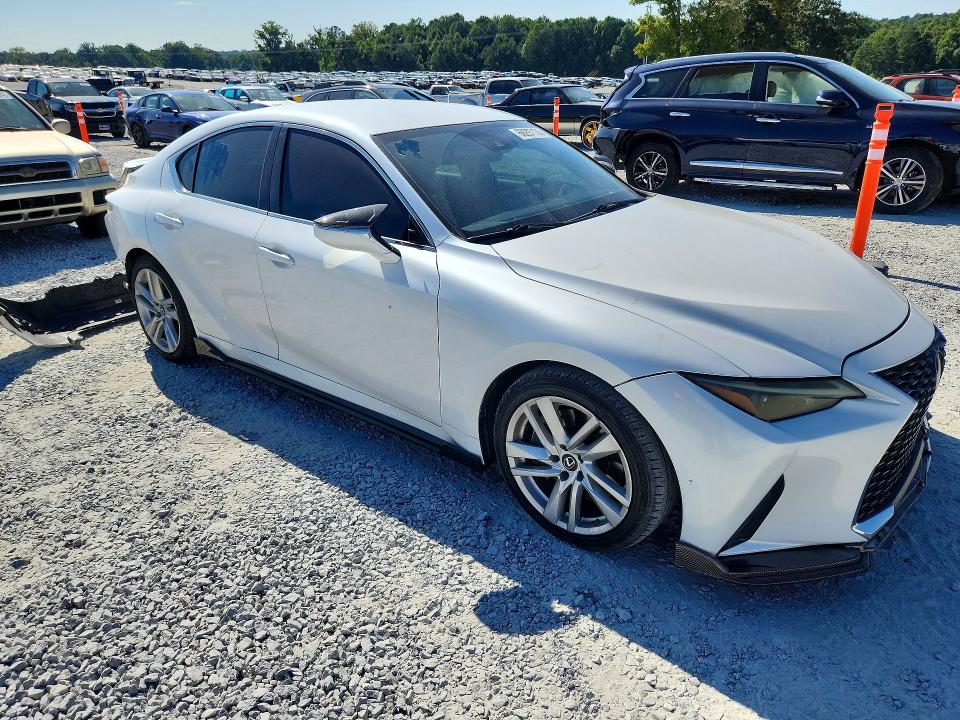 Photo 4 from auction – 2021 LEXUS IS with VIN JTHAA1D21M5114650