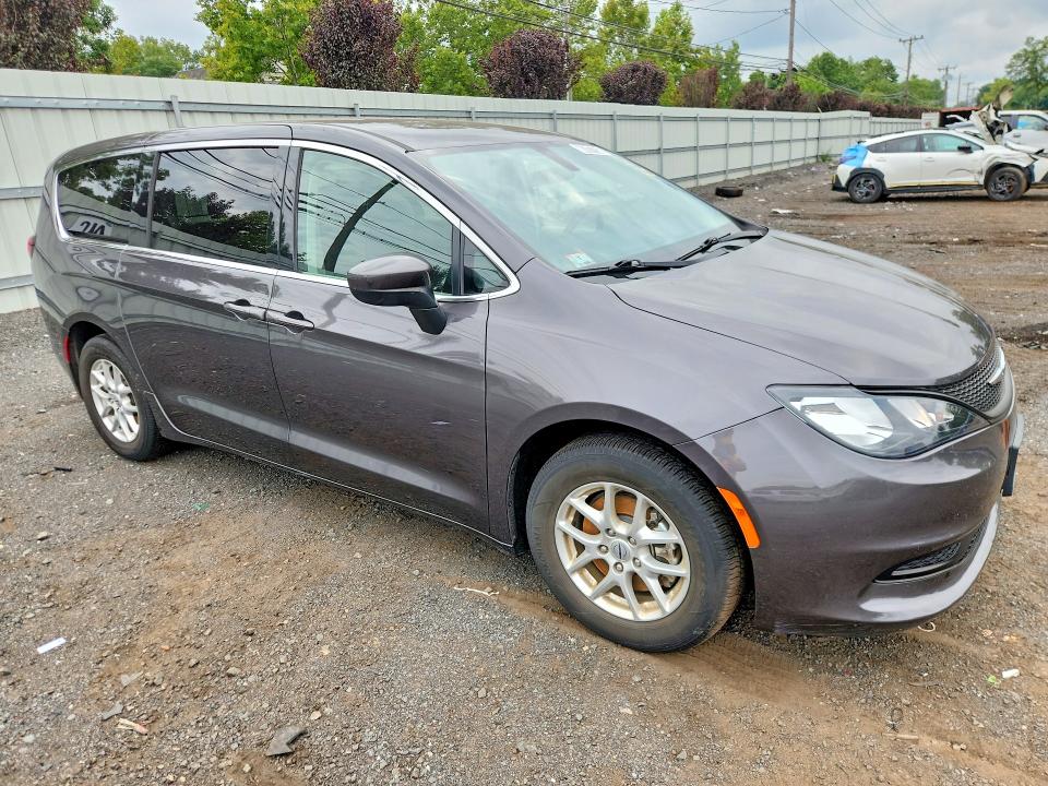 Photo 4 from auction – 2022 CHRYSLER VOYAGER with VIN 2C4RC1CG4NR158142