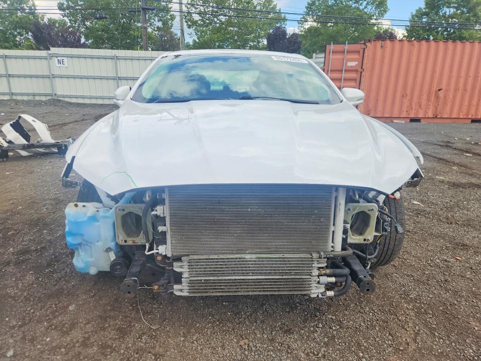 Photo 5 from auction – 2017 FORD FUSION with VIN 3FA6P0PU1HR225818