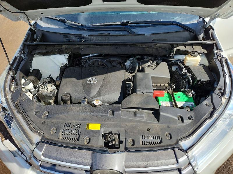 Photo 12 from auction – 2018 TOYOTA HIGHLANDER with VIN 5TDJZRFH2JS875915
