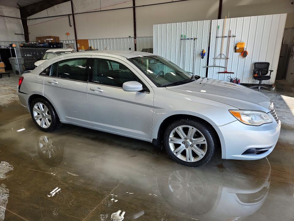 Photo 4 from auction – 2012 CHRYSLER 200 with VIN 1C3CCBBG7CN131559